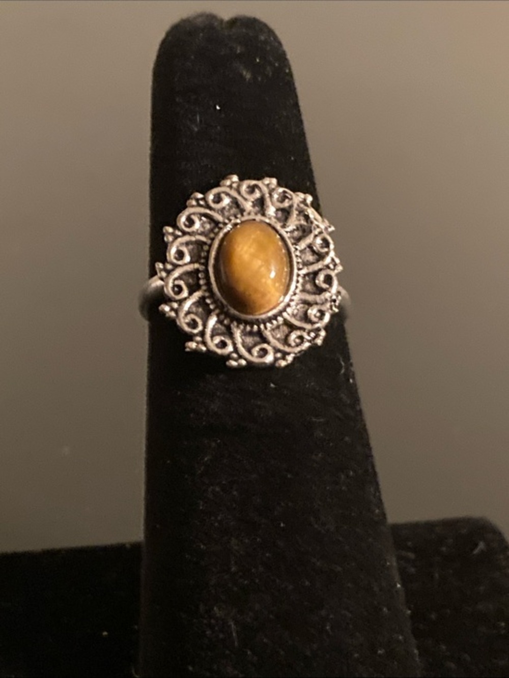 Vintage-Style Tiger's Eye Filigree Ring - Brown size 6